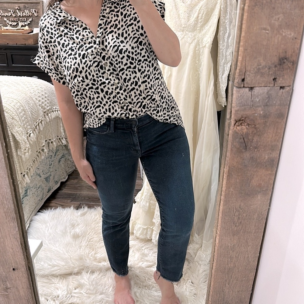 Umgee Black and White Animal Print Button Down Shirt size large - Picture 4 of 7